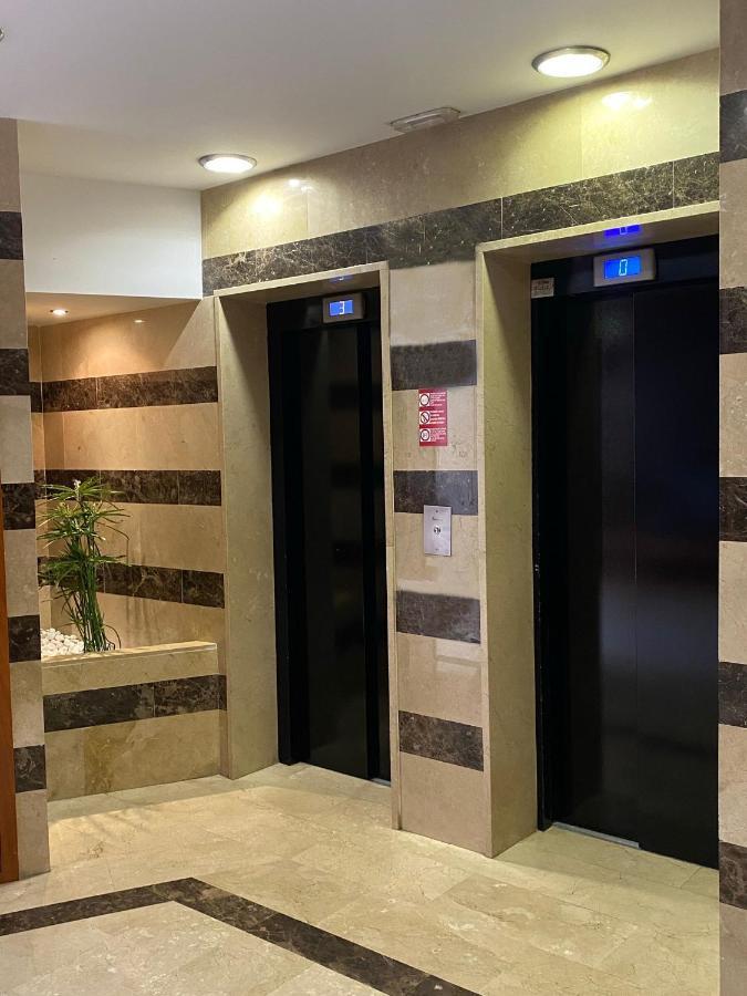 特利马尔公寓式酒店 滨海略雷特 外观 照片